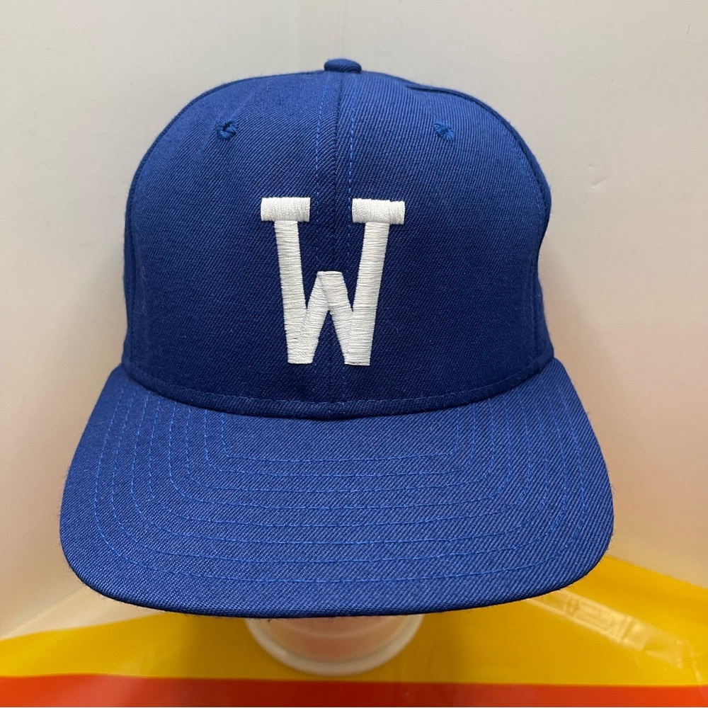 W baseball cap.                                                             H052